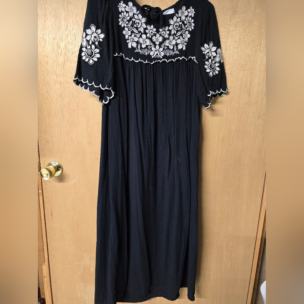 Old Navy Hispanic Inspired Peasant Dress